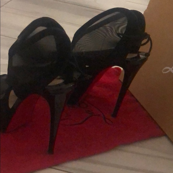 Christian Louboutin shoes - Picture 2 of 8